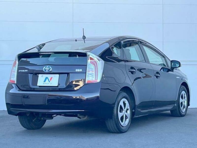 PRIUS-17