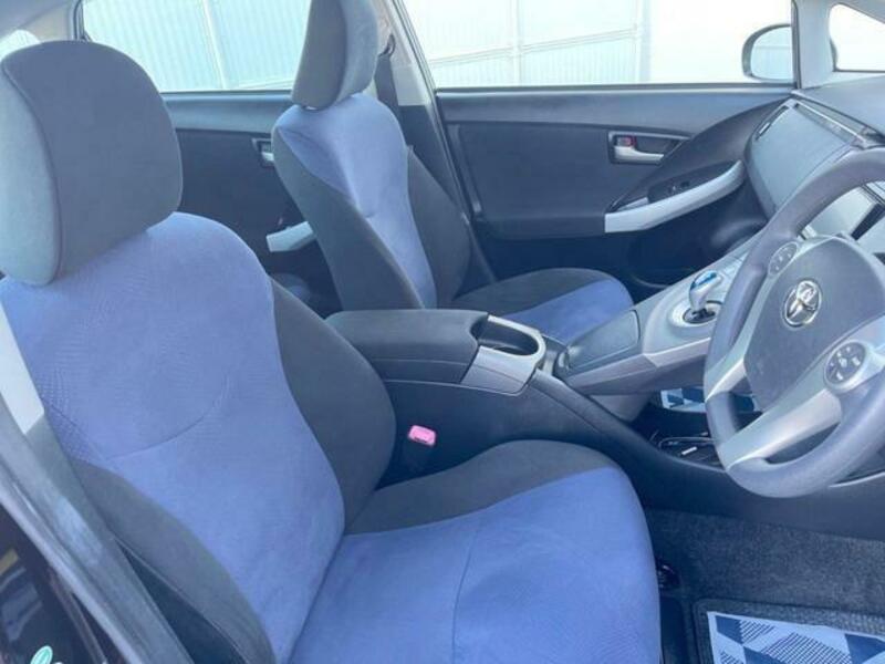 PRIUS-11