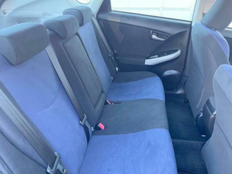 PRIUS-12