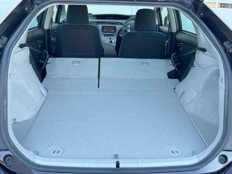 PRIUS-13