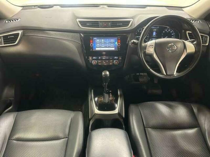 X-TRAIL-1