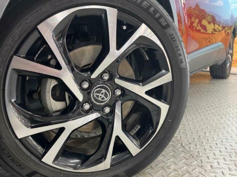 C-HR-12