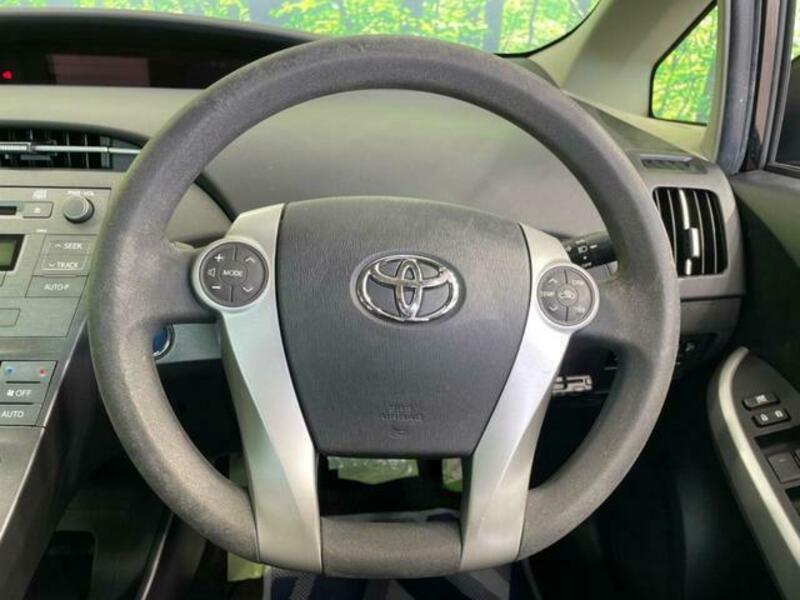 PRIUS-11