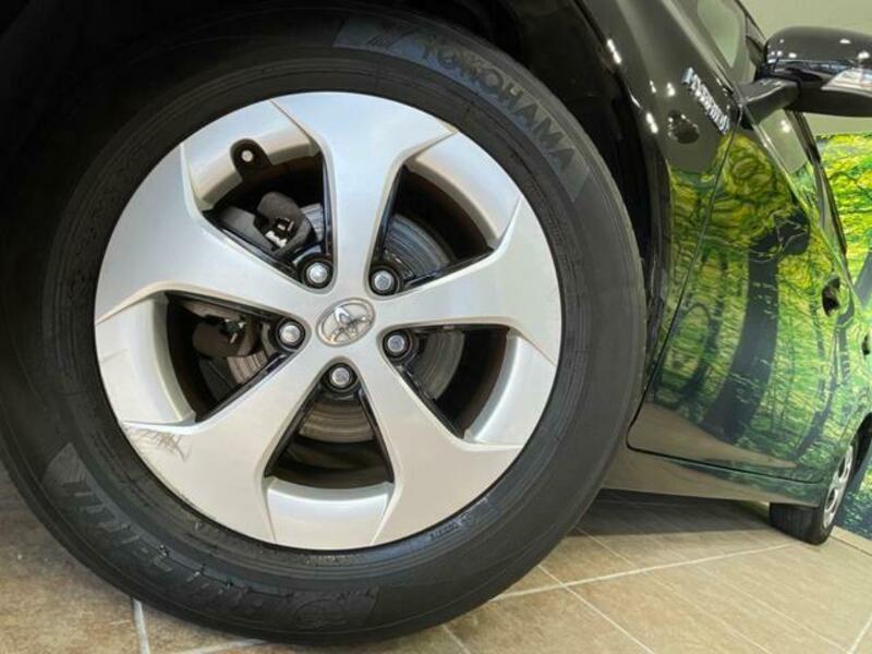 PRIUS-12