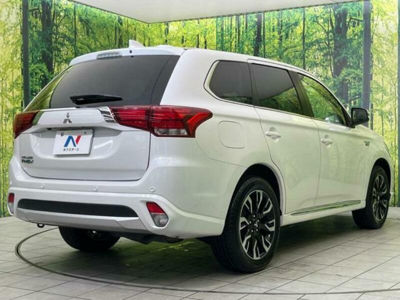 OUTLANDER PHEV-16