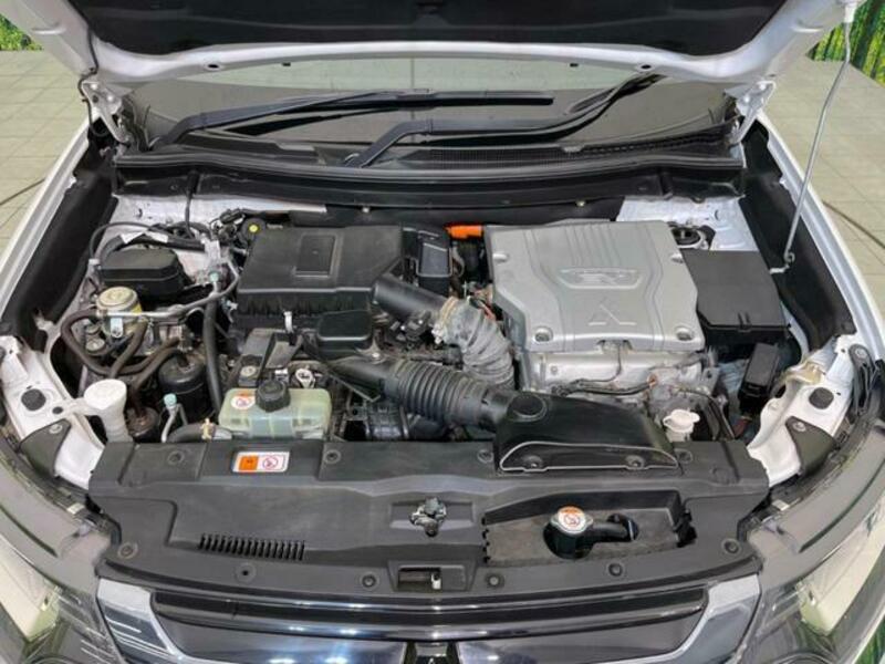 OUTLANDER PHEV-17
