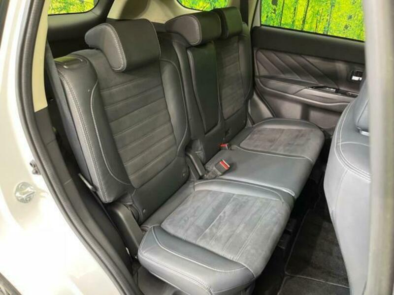 OUTLANDER PHEV-8