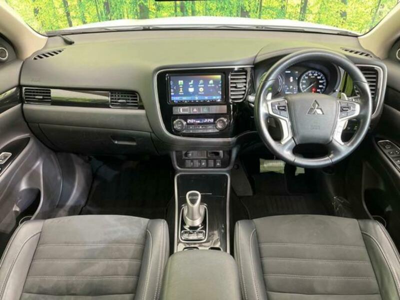 OUTLANDER PHEV-1