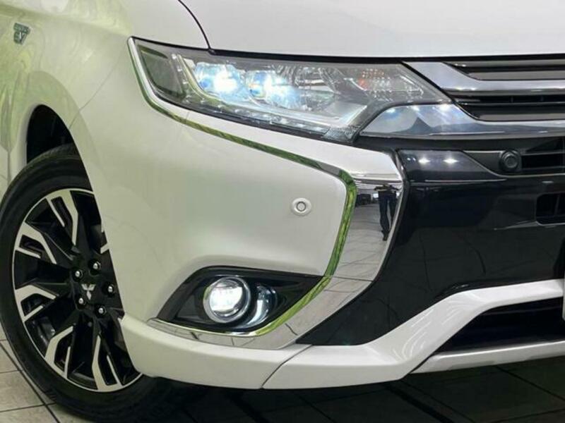 OUTLANDER PHEV-11