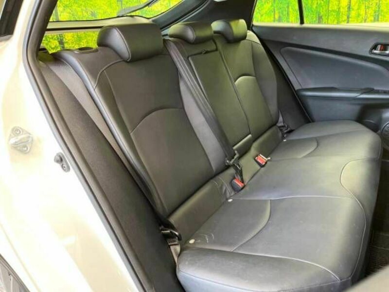 PRIUS-8