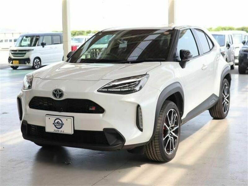 YARIS CROSS