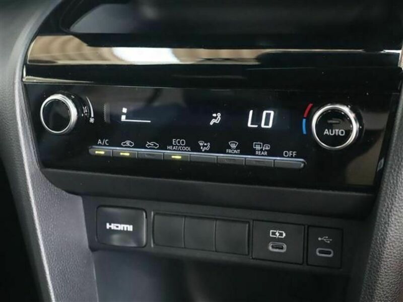 YARIS CROSS-11