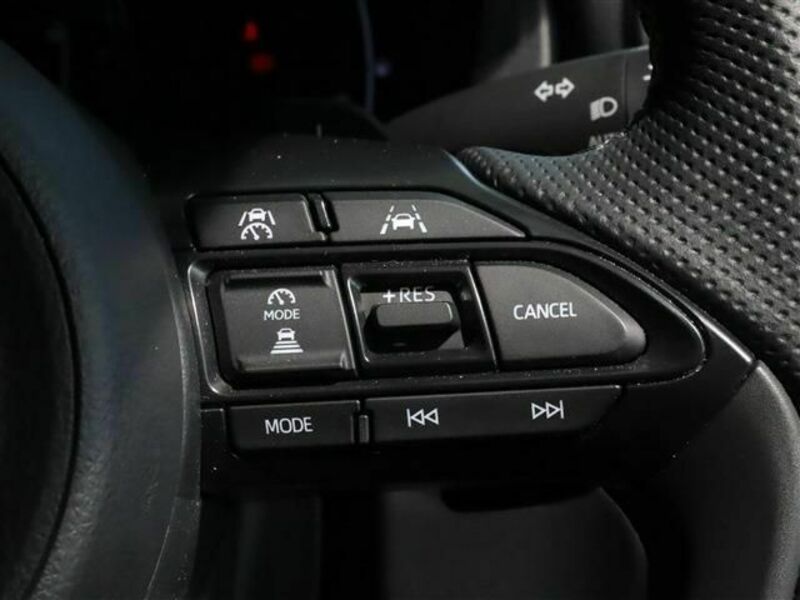 YARIS CROSS-14
