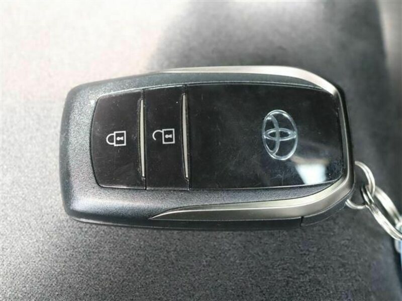 YARIS CROSS-19