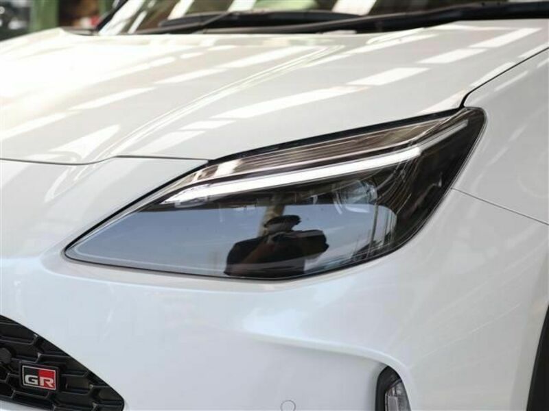YARIS CROSS-28