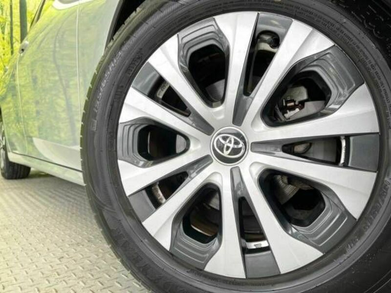 PRIUS-13