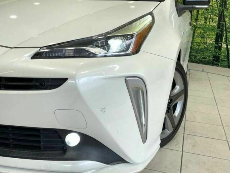 PRIUS-11