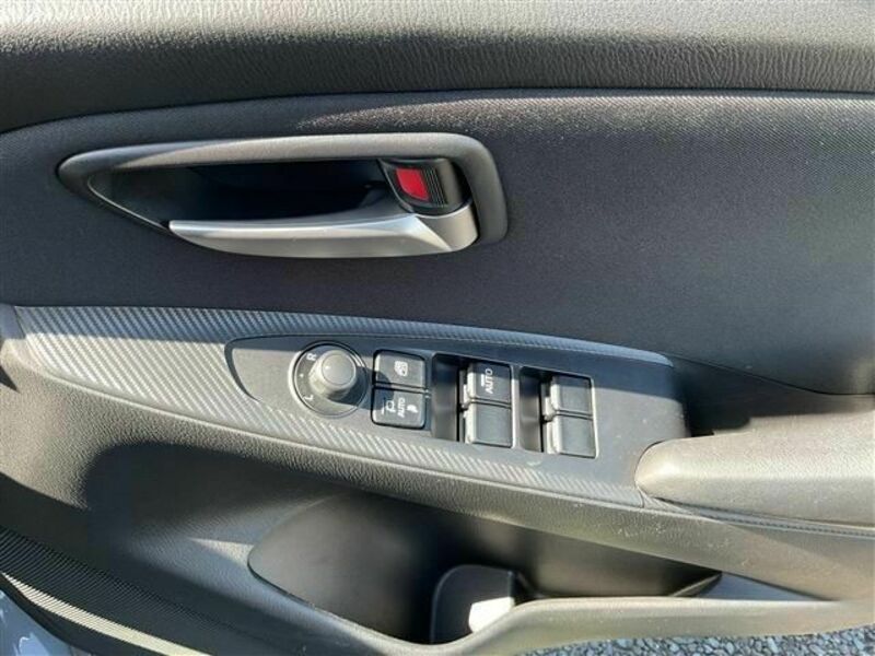 MAZDA2-4