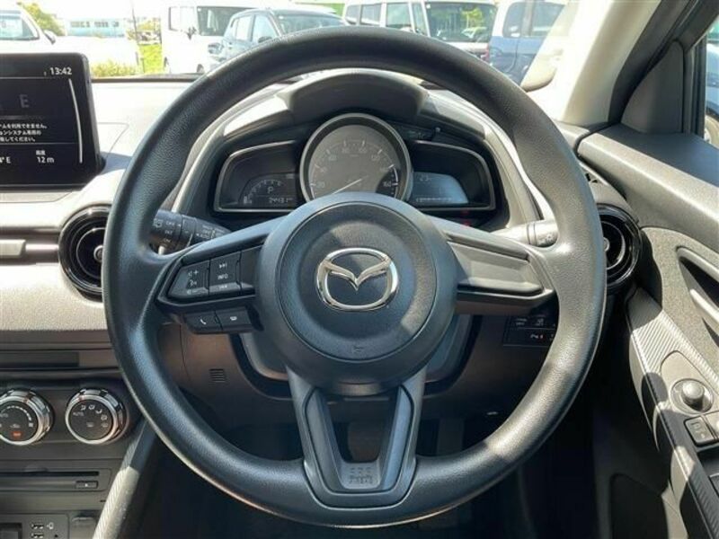 MAZDA2-17