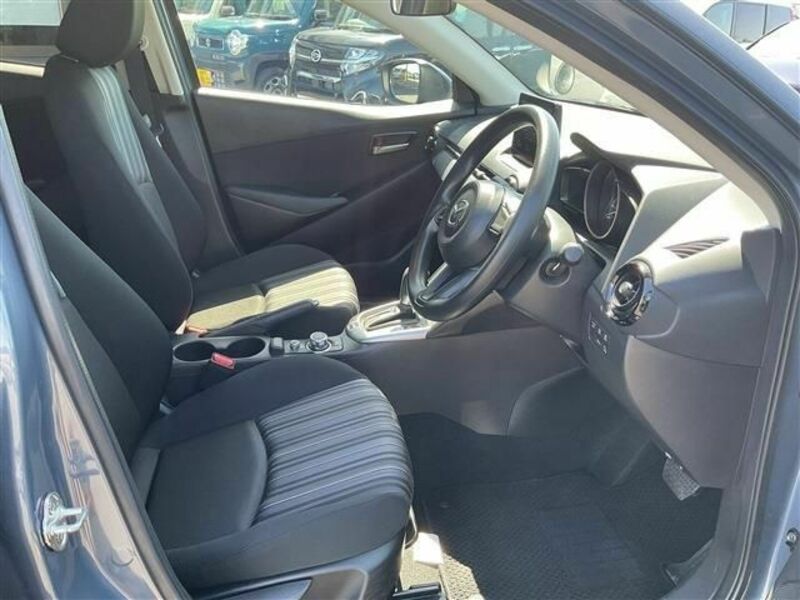 MAZDA2-18
