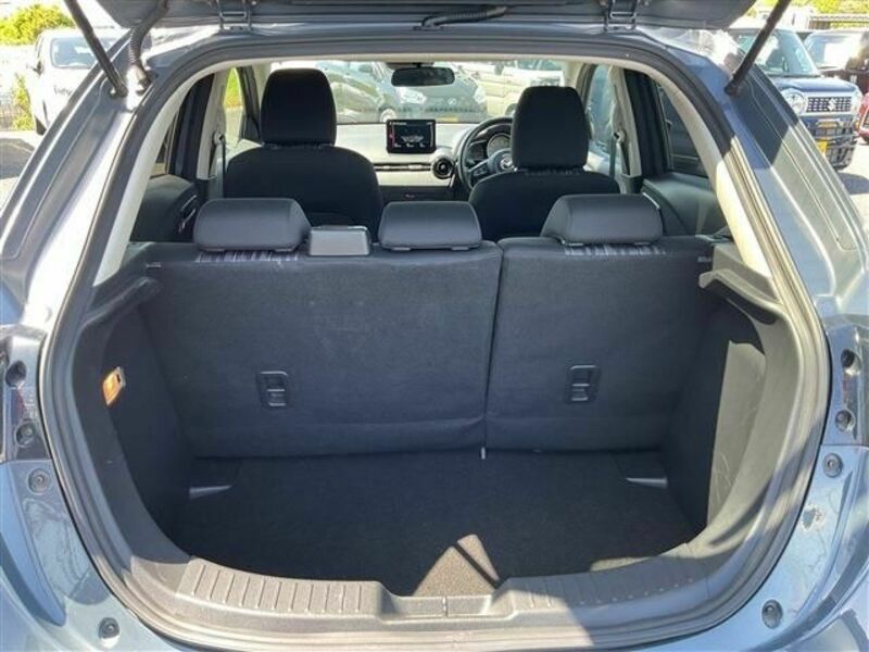MAZDA2-22