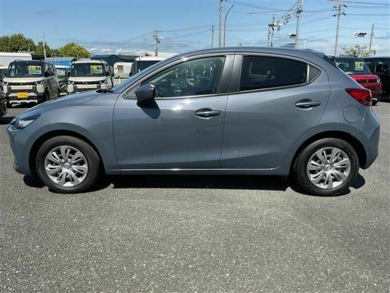 MAZDA2-28