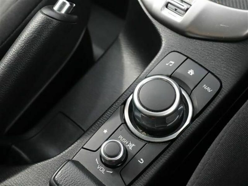 MAZDA2-10