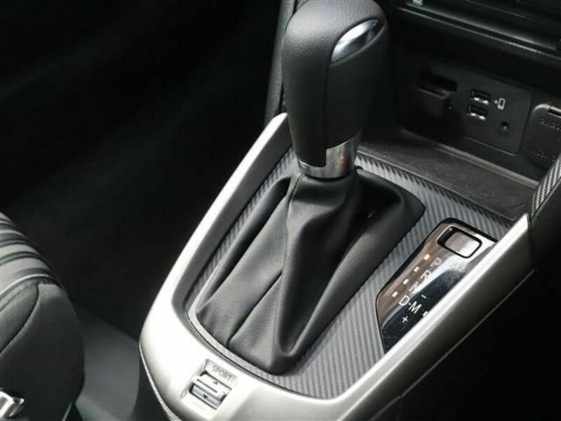 MAZDA2-11