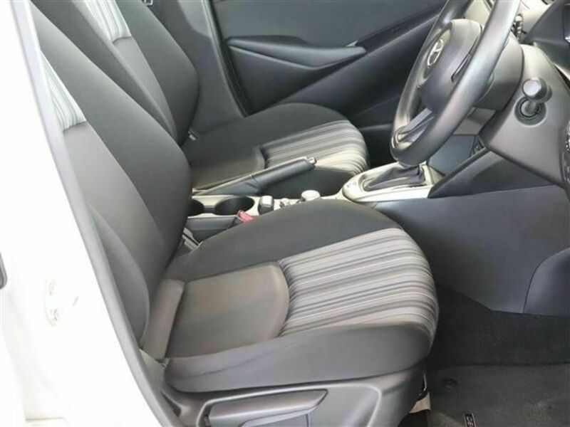 MAZDA2-12