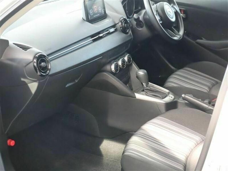 MAZDA2-14