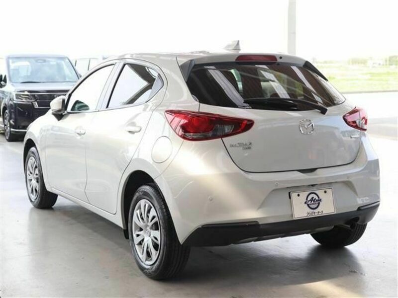 MAZDA2-23