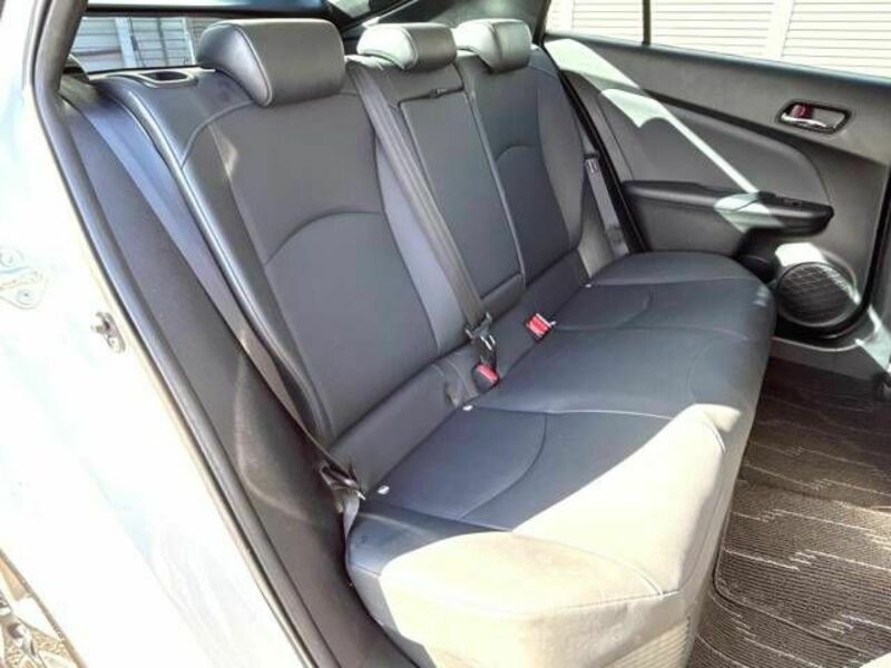 PRIUS-8