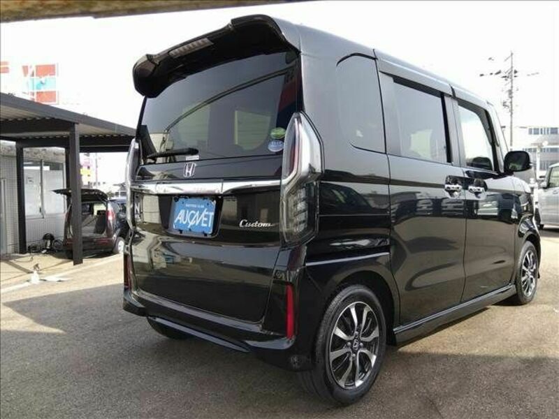 N BOX CUSTOM