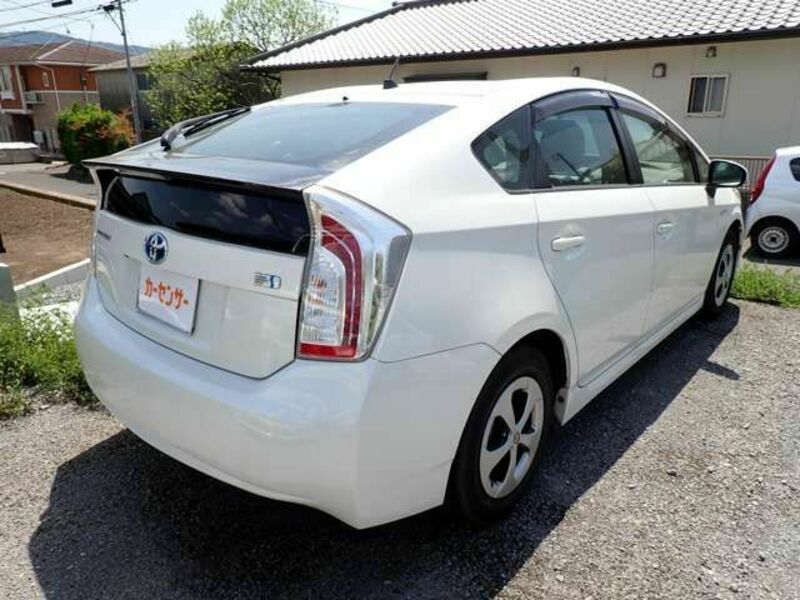 PRIUS-3
