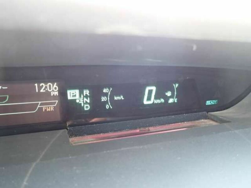 PRIUS-17
