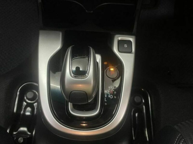 FIT HYBRID-16