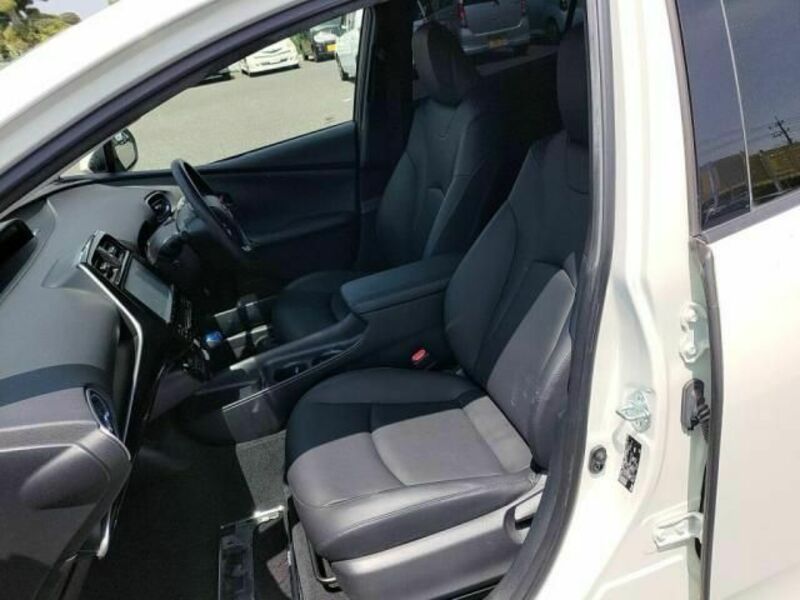 PRIUS-21