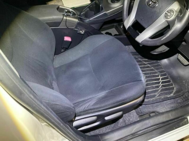 PRIUS PHV-10