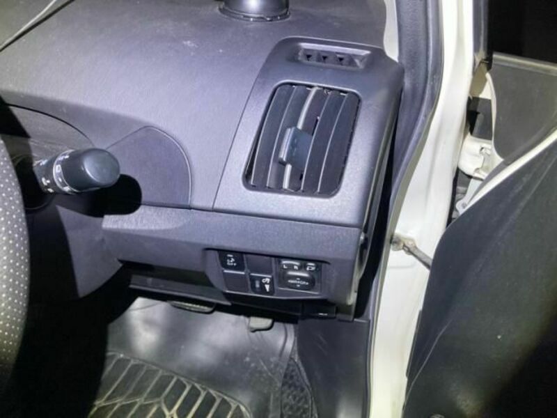 PRIUS PHV-11