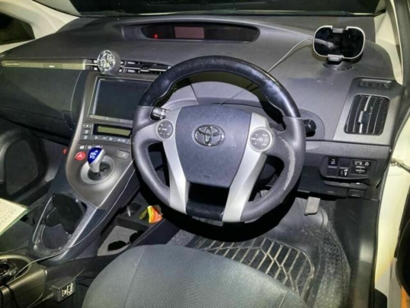 PRIUS PHV-12