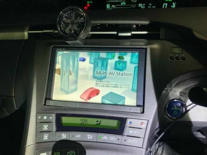 PRIUS PHV-13