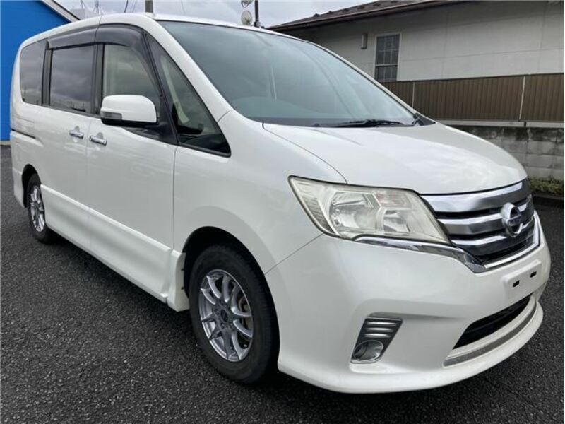 NISSAN　SERENA