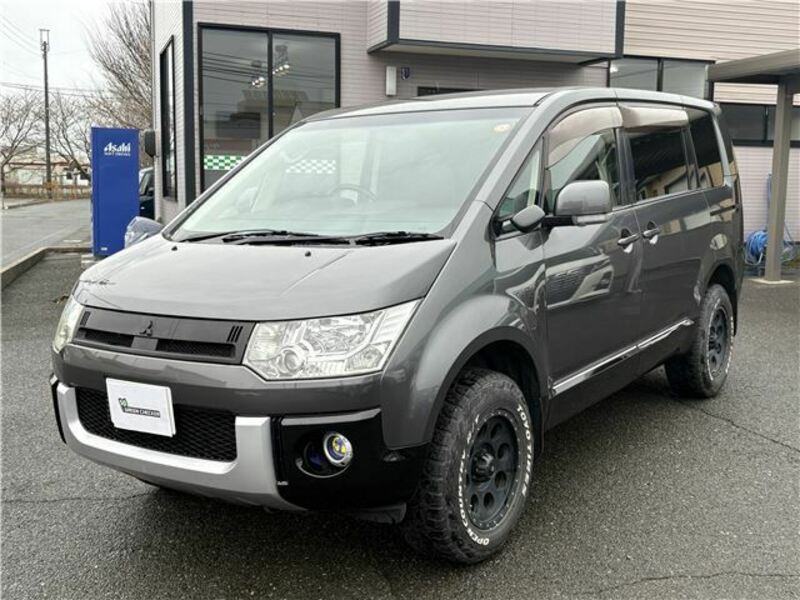 MITSUBISHI DELICA D5