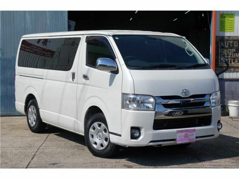 TOYOTA HIACE VAN