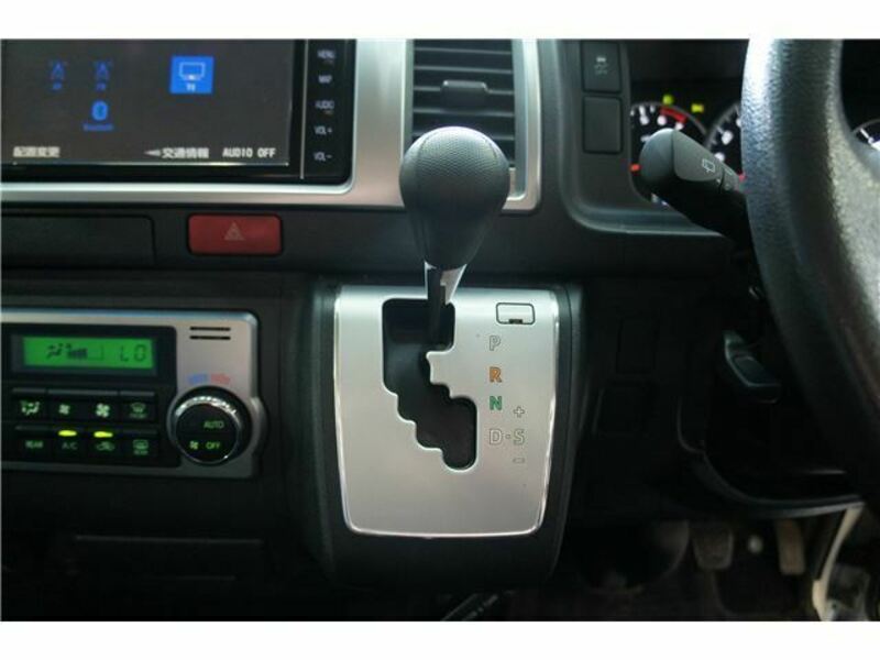 HIACE VAN-9