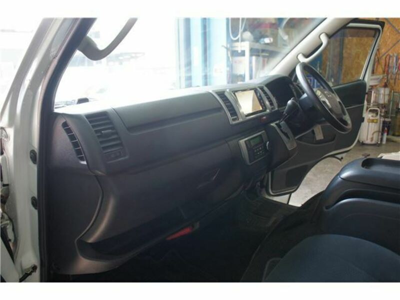 HIACE VAN-48