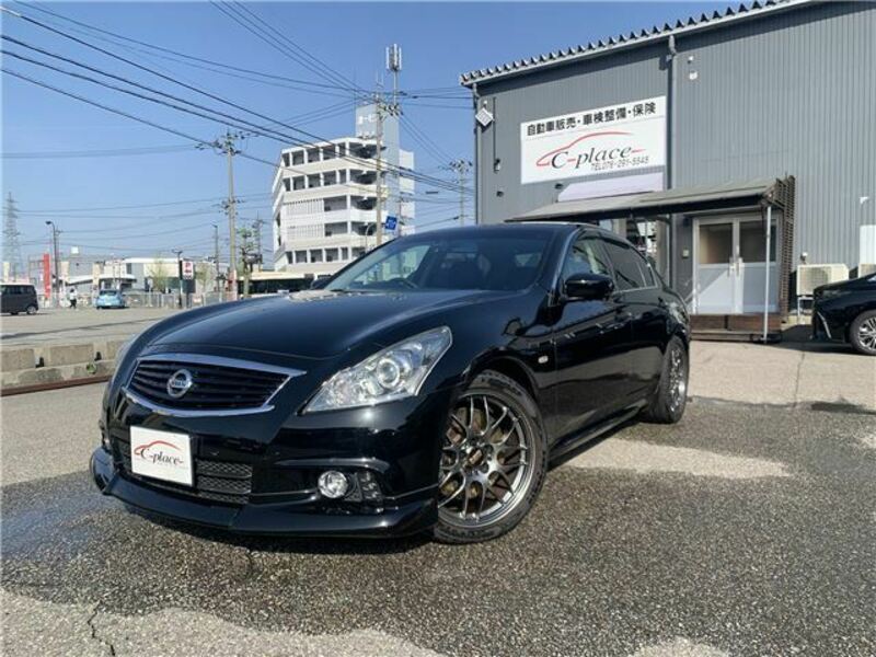 NISSAN　SKYLINE