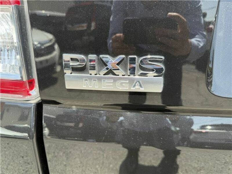 PIXIS MEGA