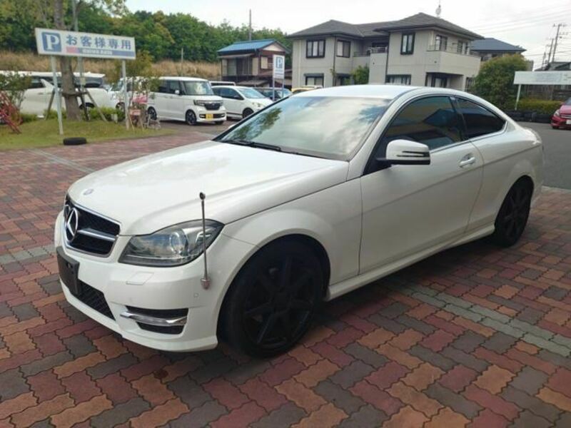 MERCEDES-BENZ　C-CLASS