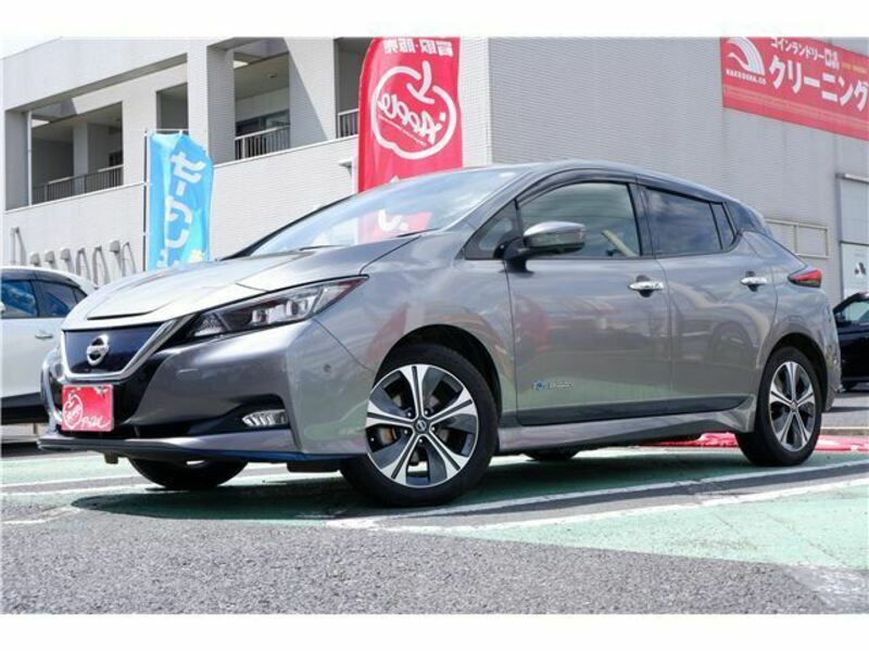 NISSAN　LEAF